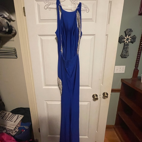 Prom Dress - Picture 4 of 7